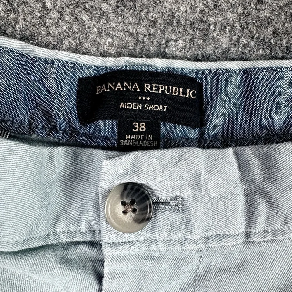 Banana Republic Aiden Shorts‎ Mens 38 Light Blue Chino Preppy Coastal Distressed
